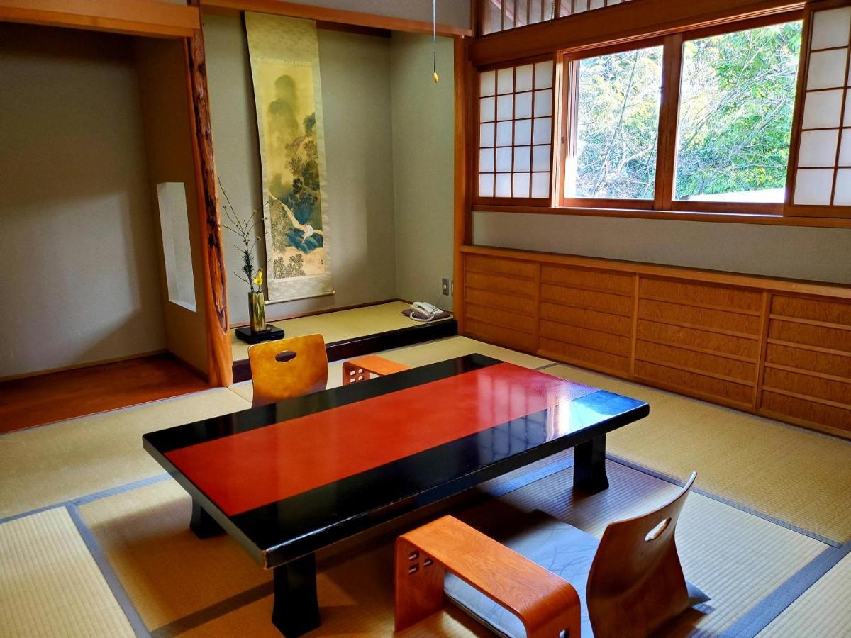 Ryotei Tanokura Hotel Юфу Екстериор снимка