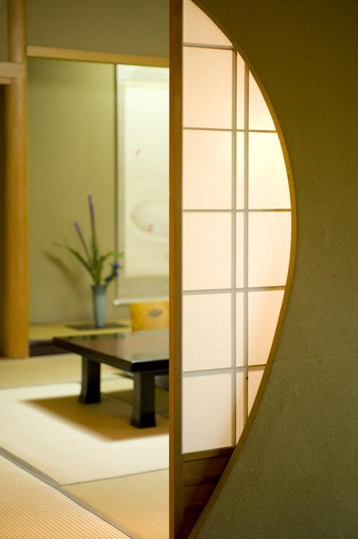 Ryotei Tanokura Hotel Юфу Екстериор снимка