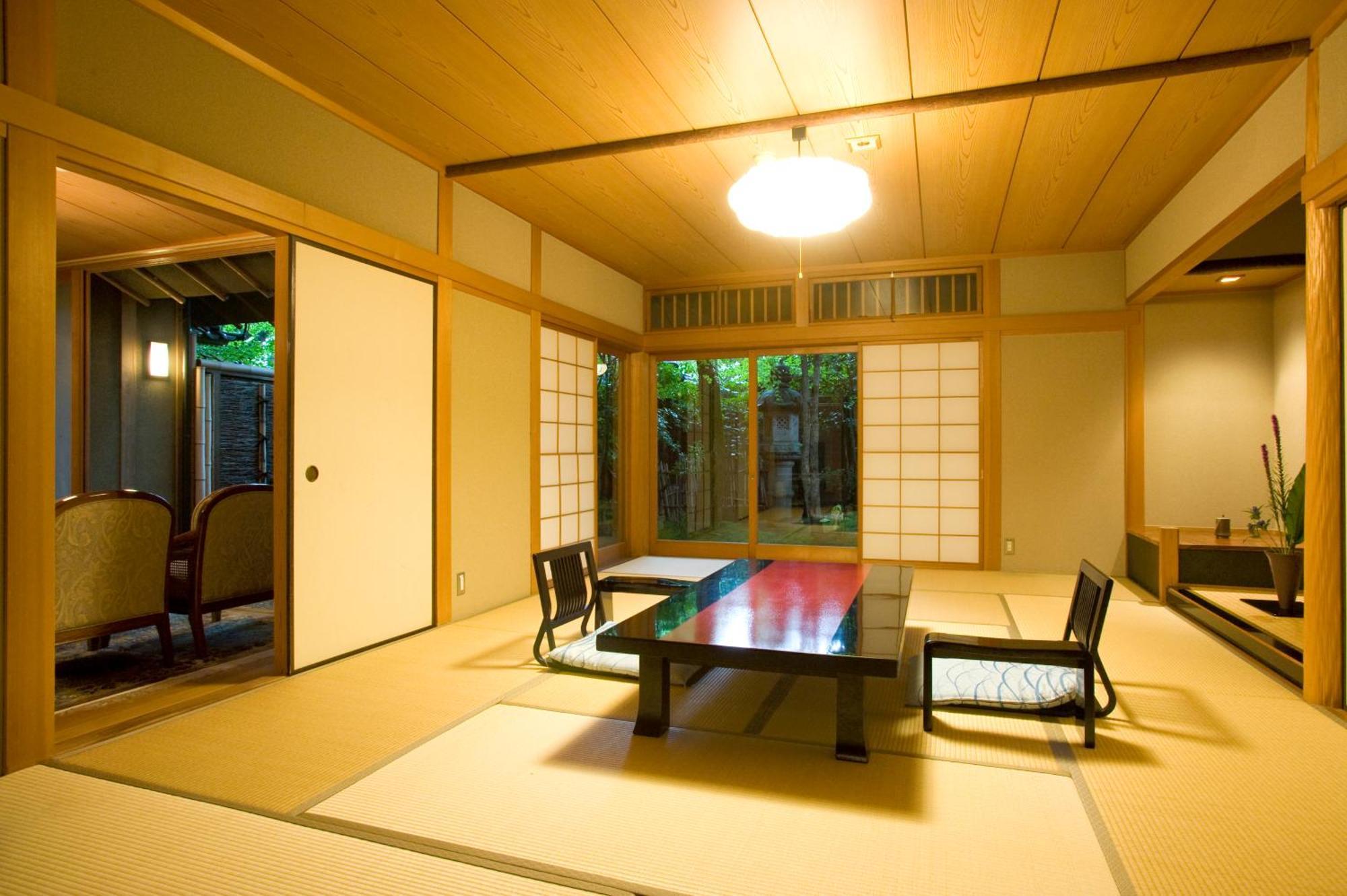 Ryotei Tanokura Hotel Юфу Екстериор снимка