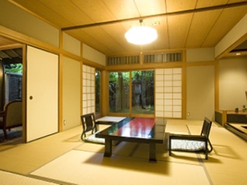 Ryotei Tanokura Hotel Юфу Екстериор снимка