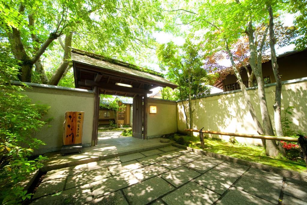 Ryotei Tanokura Hotel Юфу Екстериор снимка